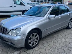 Silber Gebraucht 2001 Mercedes C200 Limousine | 900 € (Guter Preis)