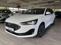 Frostweiß Gebraucht 2024 Ford Focus Titanium Kombi | 24.990 € (Fairer Preis)