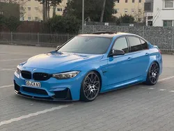 Blau Gebraucht 2016 BMW M3 Competition Edition Limousine | 45.950 €