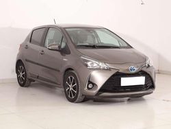 Gray (metallic) Gebraucht 2018 Toyota Yaris Hybrid Team Limousine | 14.490 € (Fairer Preis)