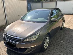 Grau Gebraucht 2013 Peugeot 308 Active Limousine | 5.800 € (Fairer Preis)