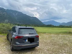 Grau Gebraucht 2021 VW Tiguan Active SUV | 22.500 € (Fairer Preis)
