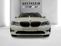Alpinweiss iii Gebraucht 2022 BMW 320e Advantage Kombi | 29.980 € (Fairer Preis)