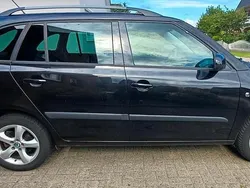 Schwarz Gebraucht 2012 Skoda Fabia Kombi | 2.750 €