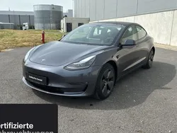 Silber Gebraucht 2021 Tesla Model 3 Long Range Limousine | 31.900 €