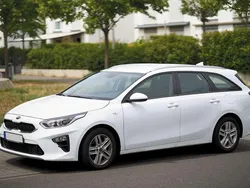 Weiß Gebraucht 2021 Kia Ceed Sportswagon Kombi | 16.290 € (Guter Preis)