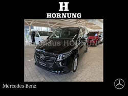 Obsidianschwarz metallic Gebraucht 2024 Mercedes V220 Style Van / Kleinbus | 55.900 € (Etwas zu teuer)