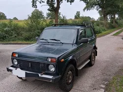Grün Gebraucht 2010 Lada niva SUV | 2.000 €