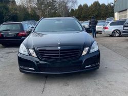 Schwarz Gebraucht 2010 Mercedes E250 Limousine | 6.300 € (Superpreis)