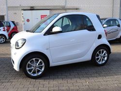 Weiß Gebraucht 2016 Smart ForTwo Coupé Passion Kleinwagen | 10.590 € (Fairer Preis)