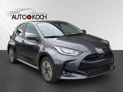 Grau Neu 2025 Toyota Yaris Hybrid Limousine | 25.980 € (Superpreis)