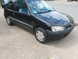 Schwarz Gebraucht 1998 Peugeot 106 Kleinwagen | 1.149 € (Fairer Preis)