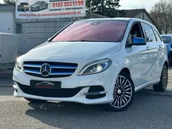 Weiß Gebraucht 2015 Mercedes B250e Van / Kleinbus | 14.900 €