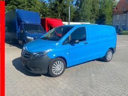 Blau Gebraucht 2017 Mercedes Vito Van / Kleinbus | 12.971 € (Superpreis)