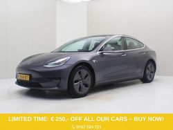 Grau Gebraucht 2020 Tesla Model 3 Standard Range Limousine | 17.400 € (Guter Preis)