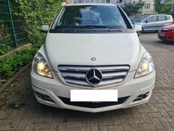 Weiß Gebraucht 2011 Mercedes B180 Van / Kleinbus | 4.500 € (Superpreis)