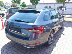 Quarz grau metallic quarz grau metallic Gebraucht 2021 Skoda Superb SportLine Kombi | 33.251 € (Teuer)