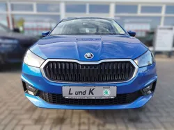 Blau Neu 2025 Skoda Fabia Selection Limousine | 21.890 € (Teuer)
