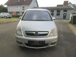 Silber Gebraucht 2006 Opel Meriva Van / Kleinbus | 2.999 € (Teuer)