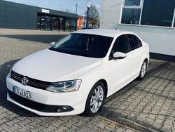 Weiß Gebraucht 2012 VW Jetta Comfortline Limousine | 6.999 € (Fairer Preis)