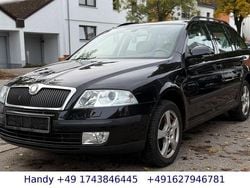 Schwarz Gebraucht 2005 Skoda Octavia Kombi | 2.790 € (Fairer Preis)