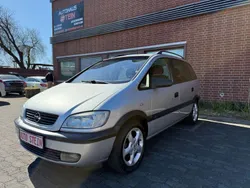 Silber Gebraucht 2002 Opel Zafira Selection Van / Kleinbus | 999 € (Guter Preis)