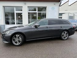 Graphitgrau Gebraucht 2022 Mercedes E220 Kombi | 24.990 € (Superpreis)