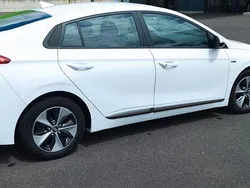 Weiß Gebraucht 2017 Hyundai Ioniq Premium Limousine | 13.500 € (Fairer Preis)