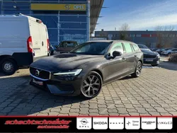 Grau Gebraucht 2024 Volvo V60 Core Kombi | 39.890 € (Fairer Preis)
