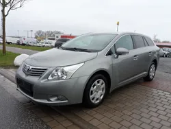 Silber Gebraucht 2010 Toyota Avensis Sol Kombi | 6.490 € (Fairer Preis)