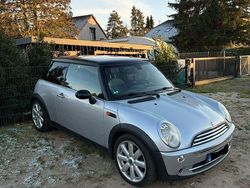Silber Gebraucht 2004 Mini Cooper Kleinwagen | 4.000 € (Etwas zu teuer)
