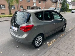 Grau Gebraucht 2015 Opel Meriva Color Edition Van / Kleinbus | 9.999 € (Fairer Preis)