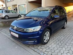 Blau Gebraucht 2016 VW Touran Comfortline Van / Kleinbus | 11.800 € (Etwas zu teuer)