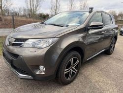 Braun Gebraucht 2015 Toyota RAV4 Executive SUV | 20.990 € (Fairer Preis)