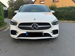 Weiß Gebraucht 2020 Mercedes B200 AMG line Van / Kleinbus | 18.999 € (Guter Preis)
