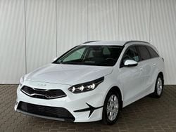 Deluxe white Gebraucht 2025 Kia Ceed Sportswagon Comfort Kombi | 22.740 € (Superpreis)