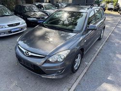 Grau Gebraucht 2011 Hyundai i30 Kombi | 3.999 € (Etwas zu teuer)