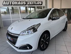 Weiß Gebraucht 2016 Peugeot 208 Allure Kleinwagen | 11.490 € (Etwas zu teuer)