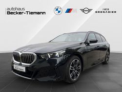 Saphirschwarz Gebraucht 2024 BMW 520 M Sport Kombi | 50.910 € (Fairer Preis)