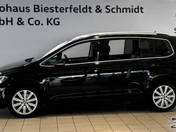 Deep black perleffekt Gebraucht 2024 VW Touran Highline Van / Kleinbus | 37.680 € (Etwas zu teuer)