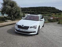 Weiß Gebraucht 2016 Skoda Superb LAURIN & KLEMENT Kombi | 14.500 € (Guter Preis)