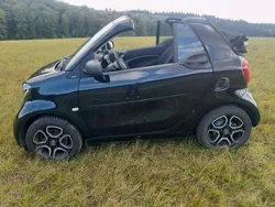 Schwarz Gebraucht 2019 Smart ForTwo Cabrio Passion Cabrio | 18.000 € (Fairer Preis)