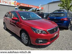 Rot Gebraucht 2020 Peugeot 308 Style Kombi | 14.900 € (Fairer Preis)