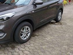 Grau Gebraucht 2018 Hyundai Tucson Trend SUV | 14.200 € (Guter Preis)