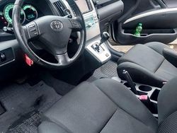 Silber Gebraucht 2005 Toyota Corolla Verso Edition Van / Kleinbus | 4.200 € (Etwas zu teuer)