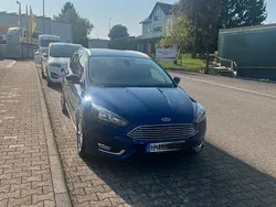 Blau Gebraucht 2016 Ford Focus Titanium Limousine | 8.999 € (Fairer Preis)