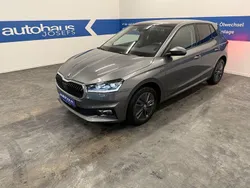 Grau Gebraucht 2024 Skoda Fabia Selection Limousine | 21.500 € (Fairer Preis)