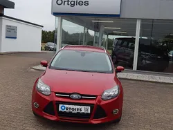 Red candy/candy red Gebraucht 2014 Ford Focus Titanium Kombi | 5.950 € (Fairer Preis)