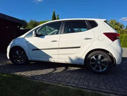 Weiß Gebraucht 2015 Hyundai ix20 Style Van / Kleinbus | 8.950 € (Fairer Preis)