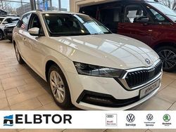 Weiß Gebraucht 2020 Skoda Octavia Ambition Kombi | 26.480 € (Etwas zu teuer)